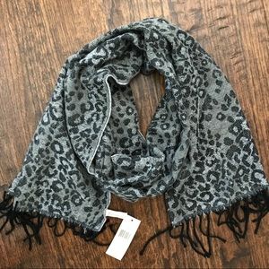 Gray Leopard Print Scarf